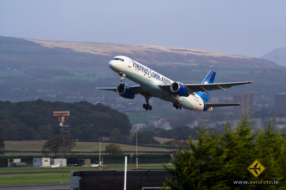 Boeing 757-28A